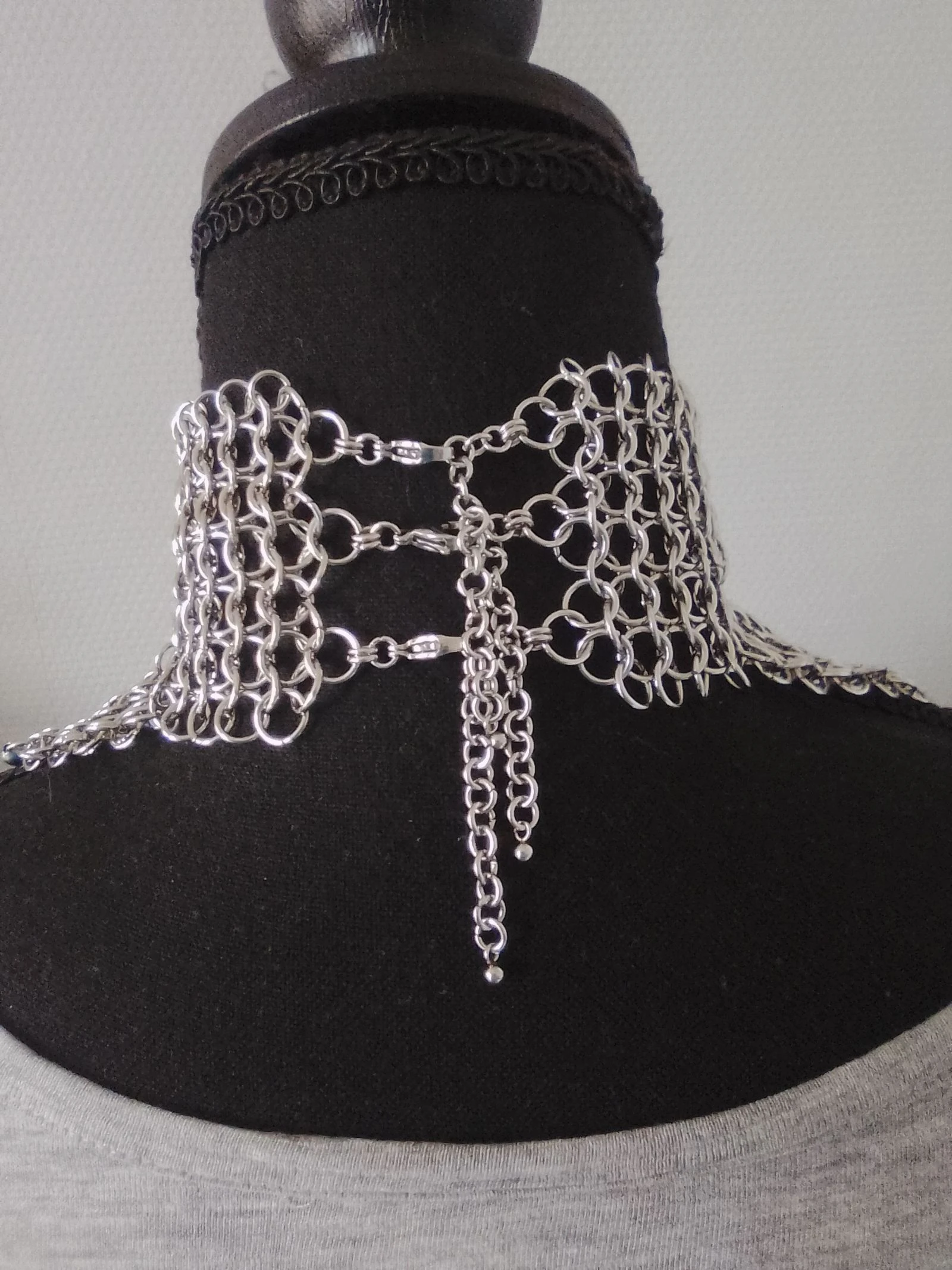 Collier choker méga décolleté "lacets" chainmail européen  – photo 3